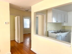 1423 W Ocean View Ave in Norfolk, VA - Building Photo - Building Photo