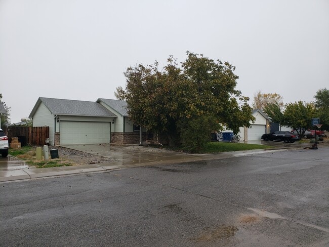 property at 461 N Sun Ct