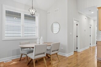 547 N Springfield Ave in Chicago, IL - Building Photo - Building Photo