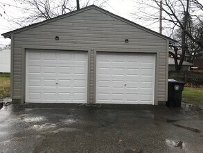 59 S Pershing Ave, Unit 1 in Akron, OH - Foto de edificio - Building Photo