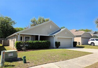 2076 Newtown Rd in Groveland, FL - Building Photo - Building Photo