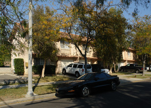 555 E 5th St in Corona, CA - Building Photo - Building Photo