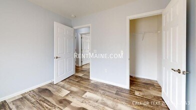 110 Rocky Rdg Dr in Hermon, ME - Foto de edificio - Building Photo