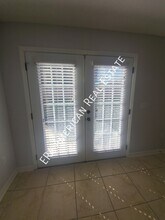 291 Dahlquist Dr in Crestview, FL - Foto de edificio - Building Photo