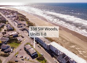 338 SW Woods St, Unit 8 in Newport, OR - Building Photo
