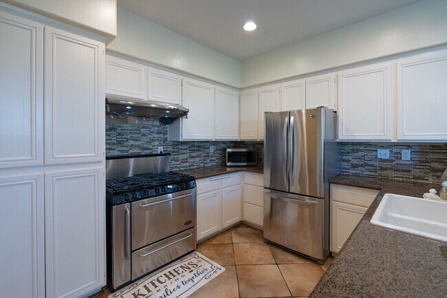 127 Peppertree Ln in Monrovia, CA - Building Photo - Building Photo