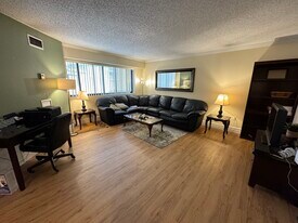15 N Beacon St in Boston, MA - Building Photo