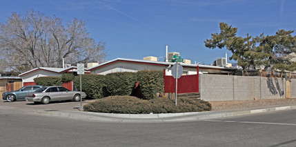 200-204 Charleston St NE in Albuquerque, NM - Building Photo - Building Photo