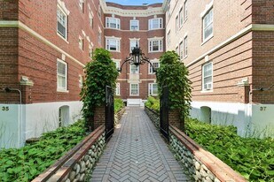35 Lee St in Cambridge, MA - Building Photo