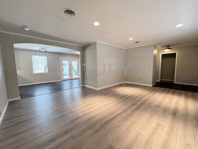 5908 Wedgmont Cir N in Fort Worth, TX - Building Photo - Building Photo