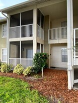 214 Lake Parsons Grn in Brandon, FL - Building Photo