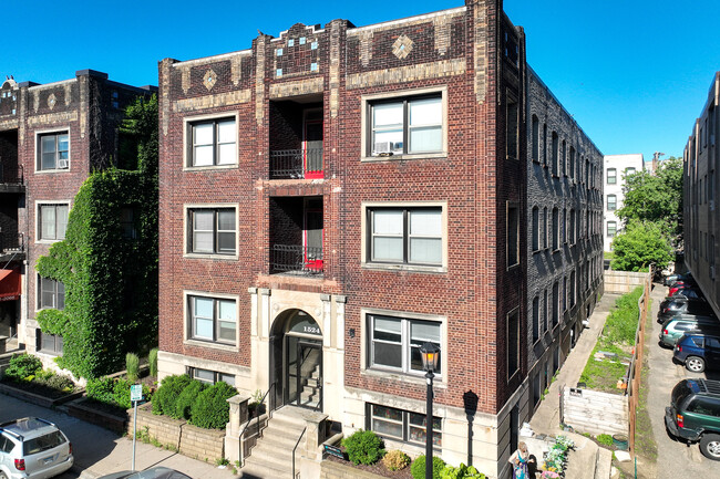 1524 LaSalle Ave - City Meets Classic Charm in Minneapolis, MN - Building Photo - Building Photo