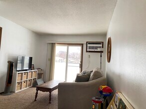 1505 Well St in Onalaska, WI - Foto de edificio - Building Photo