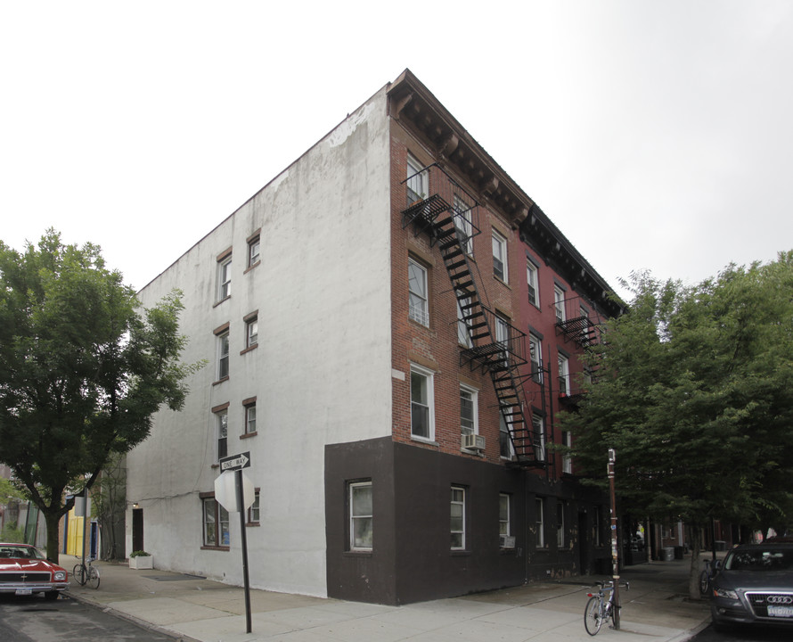 129 King St in Brooklyn, NY - Building Photo