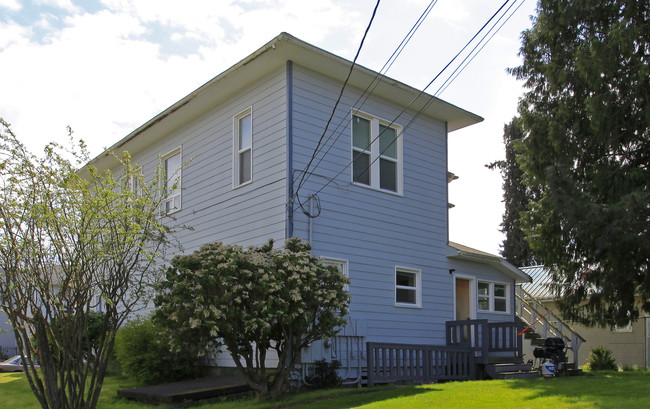 1704 Rockefeller Ave in Everett, WA - Building Photo - Building Photo