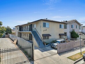 1138 S Mariposa Ave in Los Angeles, CA - Building Photo - Primary Photo