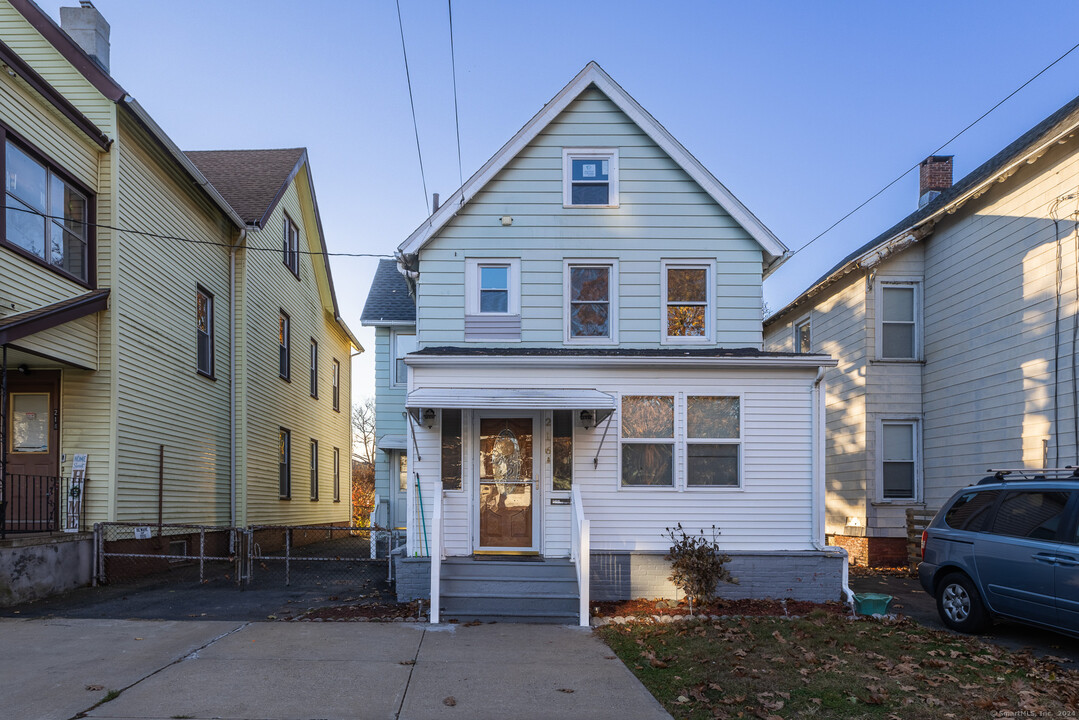 216 Howard Ave in New Haven, CT - Foto de edificio