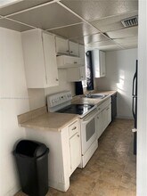 1732 Meridian Ave in Miami Beach, FL - Building Photo - Building Photo