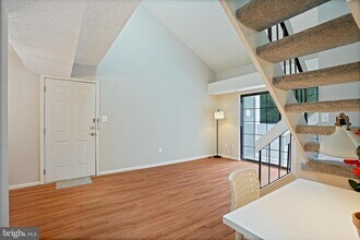 1605 Carriage House Terrace in Silver Spring, MD - Building Photo - Building Photo
