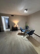 541 Blue Heron Dr in Hallandale Beach, FL - Building Photo - Building Photo
