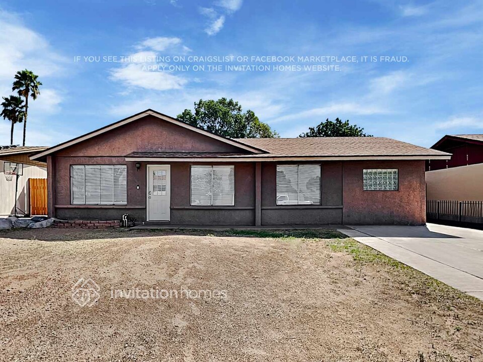 19831 N 15th Dr in Phoenix, AZ - Foto de edificio