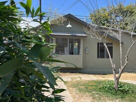539 Brooks Ave in Venice, CA - Building Photo