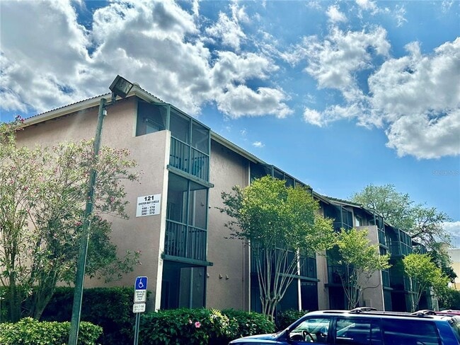 property at 121 Oyster Bay Cir