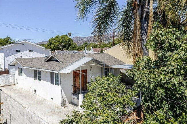 property at 1217 Elm Ave
