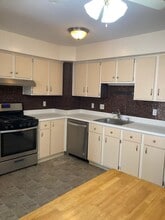 663 Allison Dr in Richmond Heights, OH - Building Photo - Building Photo
