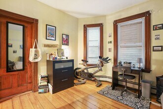 64 Calumet St, Unit 2 in Boston, MA - Building Photo - Building Photo