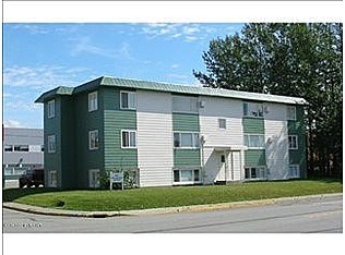 609 S Cobb St in Palmer, AK - Foto de edificio - Building Photo