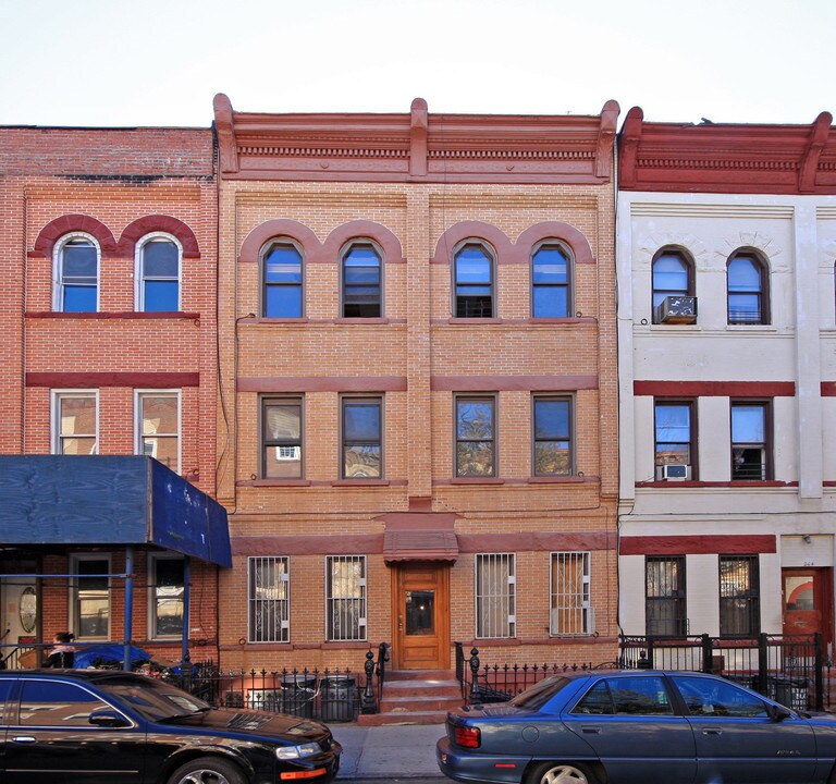 246 Stanhope St in Brooklyn, NY - Building Photo