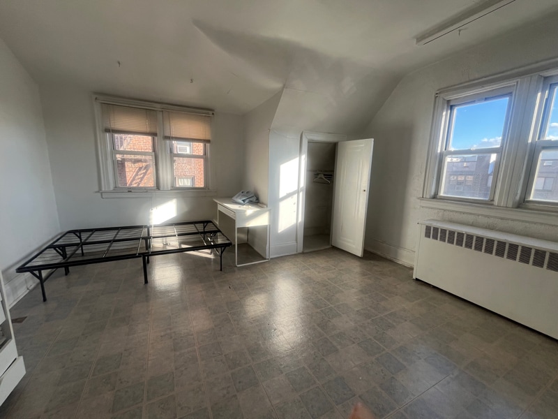 79-12 45th Ave in Queens, NY - Foto de edificio