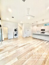 2528 N Fitzhugh Ave in Dallas, TX - Building Photo - Building Photo