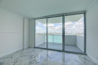 1200 West Ave, Unit 1425 in Miami Beach, FL - Foto de edificio - Building Photo