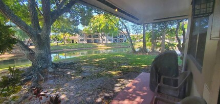 9950 Nob Hill Pl in Sunrise, FL - Building Photo - Building Photo