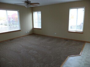 10348 Oxford Dr in Huntley, IL - Foto de edificio - Building Photo