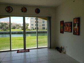6 Harbour Isle Dr E in Fort Pierce, FL - Foto de edificio - Building Photo