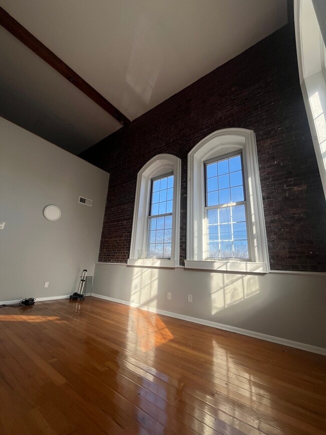 491 Valley St, Unit # 11 in Orange, NJ - Foto de edificio - Building Photo