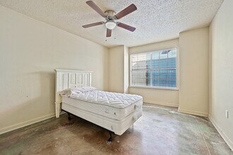 1077 N Donmoor Ave, Unit #b in Baton Rouge, LA - Building Photo - Building Photo