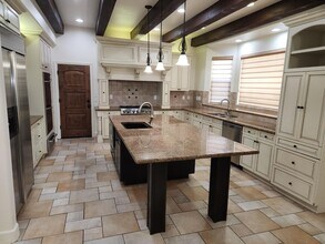 8420 Lake Shore Dr in Chowchilla, CA - Building Photo - Building Photo