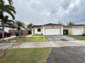 18260 SW 142nd Pl in Miami, FL - Building Photo