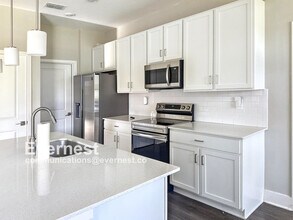 4336 Las Almanos Ave in North Port, FL - Building Photo - Building Photo