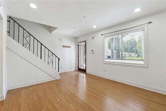 121 Rondak Cir in Smyrna, GA - Building Photo - Building Photo