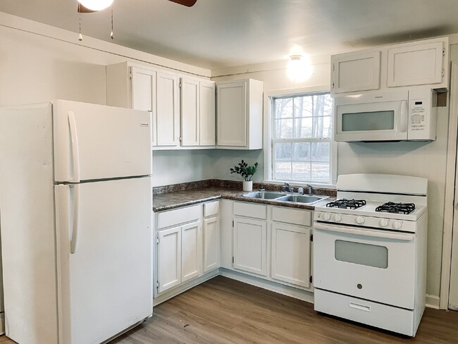 205 E Matthews St in Brookland, AR - Building Photo - Building Photo