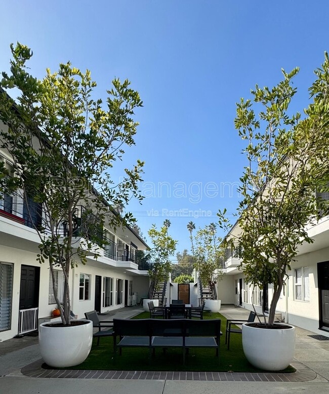 1138 9th St in Santa Monica, CA - Building Photo - Building Photo