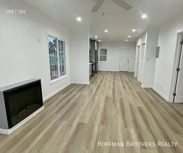908 S Oak St-Unit -908A in Inglewood, CA - Building Photo - Building Photo