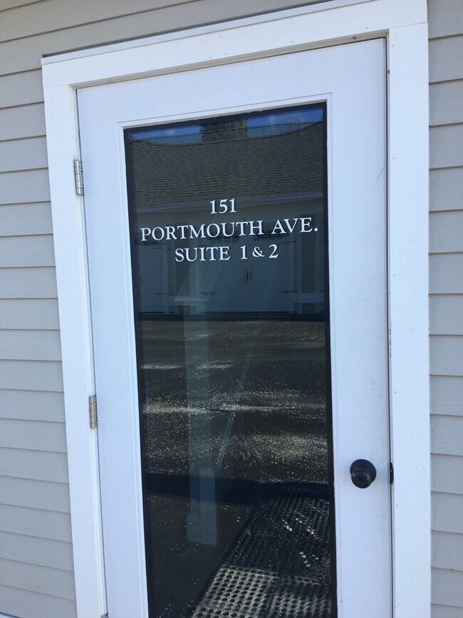 151 Portsmouth Ave in Stratham, NH - Building Photo - Building Photo