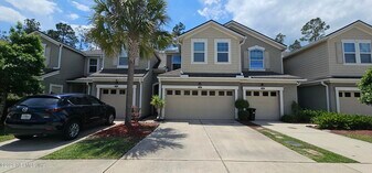 221 Richmond Dr in Saint Johns, FL - Building Photo