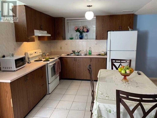 5688 Brightpool Crescent in Mississauga, ON - Building Photo - Building Photo